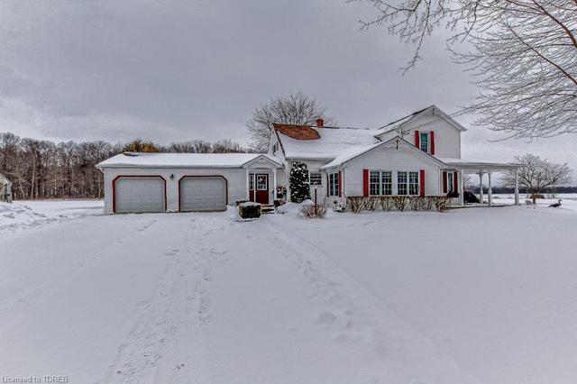 889 Mid Nwal Townline Road, House detached with 4 bedrooms, 2 bathrooms and 22 parking in Norfolk County ON | Image 2
