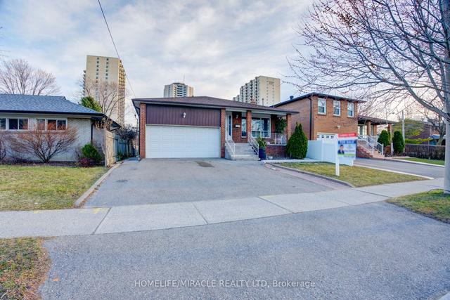 71 Kingsview Blvd, House detached with 3 bedrooms, 5 bathrooms and 5 parking in Toronto ON | Image 1