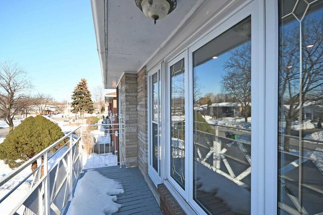 150 Voltarie Cres, House semidetached with 3 bedrooms, 2 bathrooms and 3 parking in Mississauga ON | Image 7