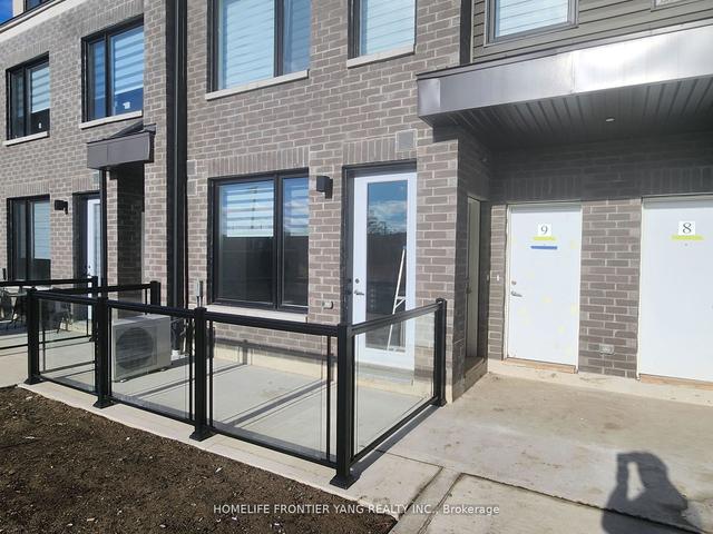 3425 Ridgeway Dr, Townhouse with 2 bedrooms, 3 bathrooms and 1 parking in Mississauga ON | Image 6
