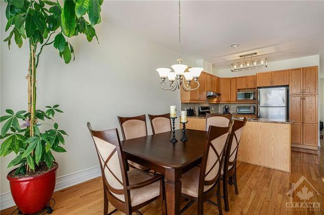206 Parkin Circle, Townhouse with 3 bedrooms, 3 bathrooms and 2 parking in Ottawa ON | Image 8