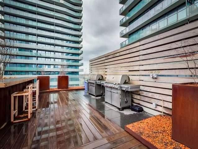 1002 - 70 Distillery Lane, Condo with 2 bedrooms, 2 bathrooms and null parking in Toronto ON | Image 5