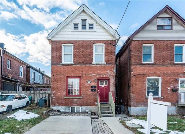 231 Rosslyn Ave N, House detached with 3 bedrooms, 3 bathrooms and 1 parking in Hamilton ON | Image 1