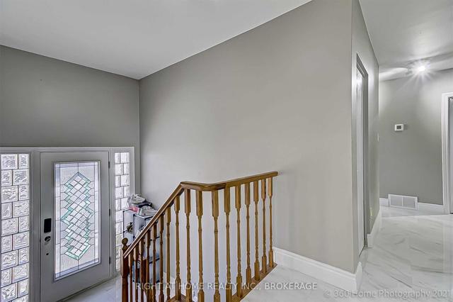 46 Tobermory Dr, House detached with 3 bedrooms, 3 bathrooms and 6 parking in Toronto ON | Image 18