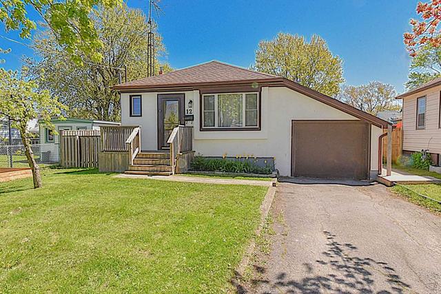 12 Nestor St, House detached with 2 bedrooms, 2 bathrooms and 3 parking in St. Catharines ON | Image 1