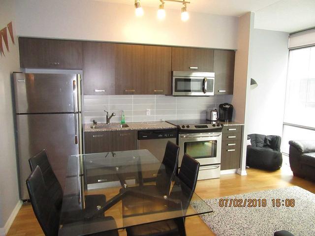 1102 - 832 Bay St, Condo with 2 bedrooms, 2 bathrooms and 1 parking in Toronto ON | Image 12