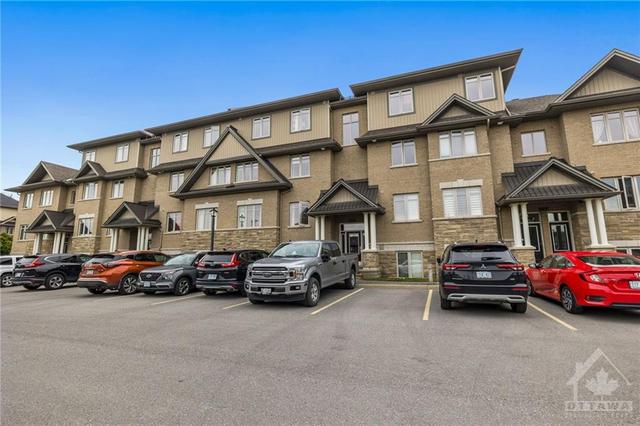 c - 1067 Beryl Private, House attached with 2 bedrooms, 2 bathrooms and 1 parking in Ottawa ON | Image 1