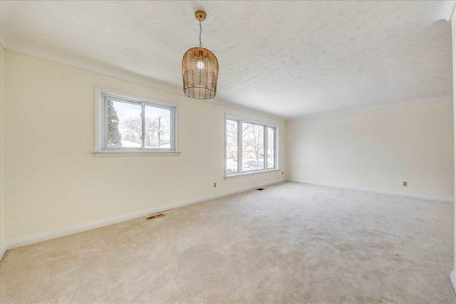 14 Grassington Cres, House detached with 3 bedrooms, 1 bathrooms and 4 parking in Toronto ON | Image 27