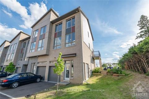 412 Terravita Pl E, Townhouse with 3 bedrooms, 4 bathrooms and 2 parking in Ottawa ON | Card Image
