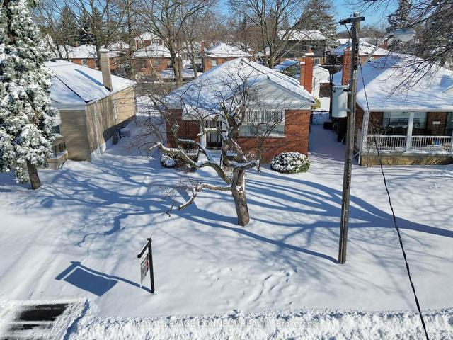 8 Boem Ave, House detached with 3 bedrooms, 1 bathrooms and 3 parking in Toronto ON | Image 21
