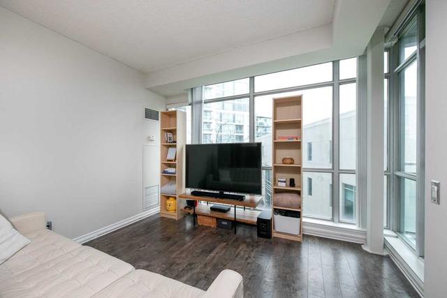 304 - 5 Marine Parade Dr, Condo with 2 bedrooms, 2 bathrooms and 1 parking in Toronto ON | Image 9