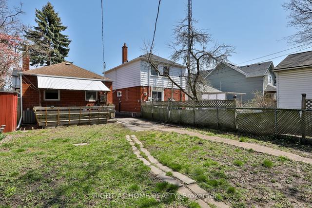 134 Dunington Dr, House detached with 2 bedrooms, 1 bathrooms and 3 parking in Toronto ON | Image 20