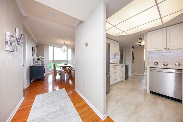 810 - 10 Kenneth Ave, Condo with 2 bedrooms, 2 bathrooms and 1 parking in Toronto ON | Image 28