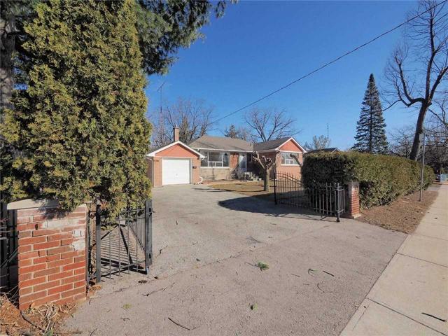 4380 Lawrence Ave E, House detached with 3 bedrooms, 2 bathrooms and 5 parking in Toronto ON | Image 20