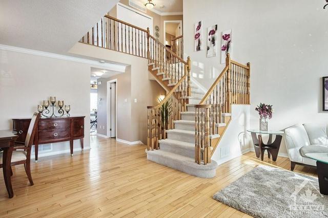 164 Cresthaven Drive, House detached with 4 bedrooms, 3 bathrooms and 3 parking in Ottawa ON | Image 3