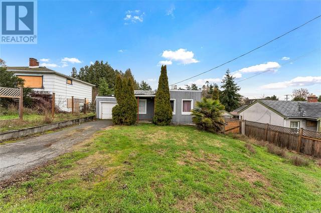 889 & 891 Tillicum Rd, House detached with 7 bedrooms, 3 bathrooms and 4 parking in Esquimalt BC | Image 3