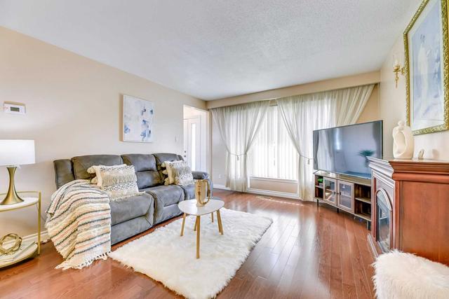 2205 Stir Cres, House semidetached with 3 bedrooms, 2 bathrooms and 2 parking in Mississauga ON | Image 7