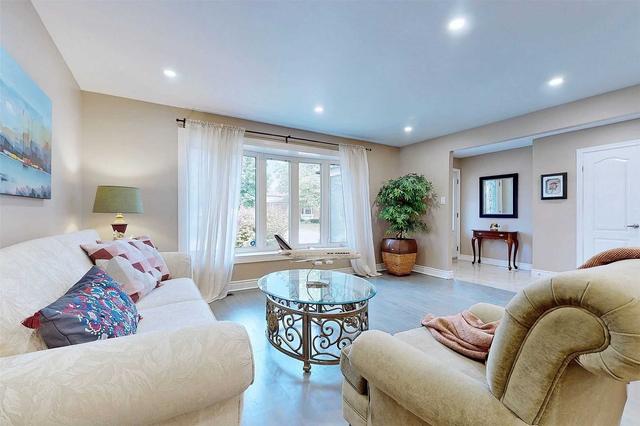 25 Clydesdale Dr, House semidetached with 3 bedrooms, 2 bathrooms and 3 parking in Toronto ON | Image 36