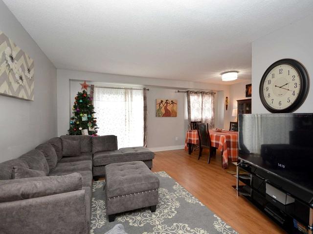 156 Enderby Cres, Townhouse with 3 bedrooms, 2 bathrooms and 2 parking in Brampton ON | Image 14