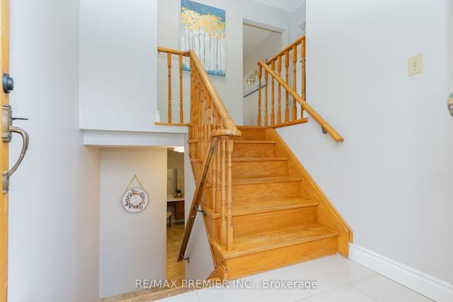 1 Sawmill Rd, House semidetached with 3 bedrooms, 2 bathrooms and 3 parking in Toronto ON | Image 36
