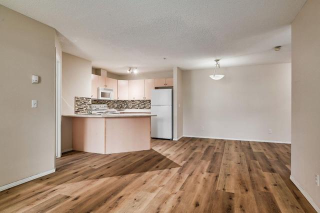 3118 - 10 Prestwick Bay Se, Condo with 2 bedrooms, 2 bathrooms and 1 parking in Calgary AB | Image 7