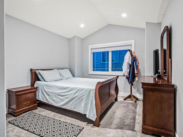 152 Kinniburgh Circle, House detached with 6 bedrooms, 3 bathrooms and 4 parking in Calgary AB | Image 23