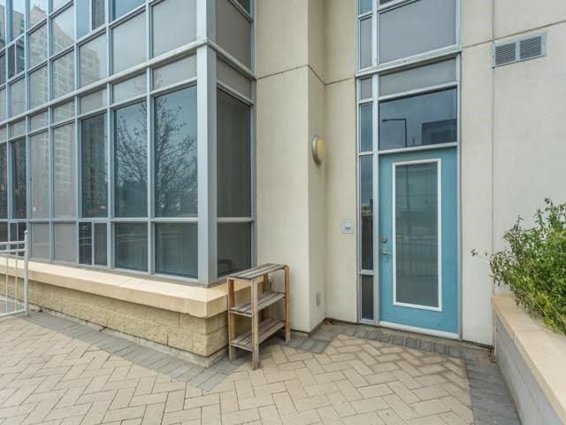 Th 125 - 38 Lee Centre Dr, Townhouse with 2 bedrooms, 2 bathrooms and 1 parking in Toronto ON | Image 2