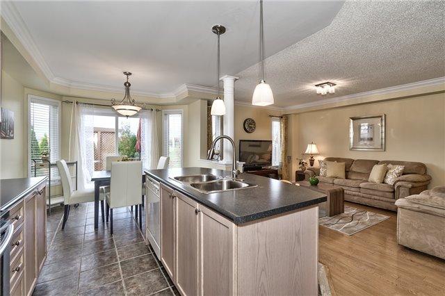 5881 Blue Spruce Ave, House detached with 4 bedrooms, 3 bathrooms and 1 parking in Burlington ON | Image 9