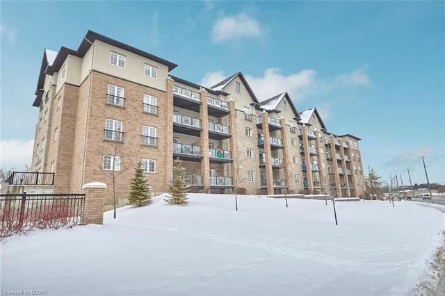 404 - 40 Ferndale Drive S, House attached with 0 bedrooms, 1 bathrooms and 1 parking in Barrie ON | Image 1