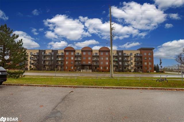 212 - 720 Yonge St Street, House attached with 2 bedrooms, 2 bathrooms and 1 parking in Barrie ON | Image 23