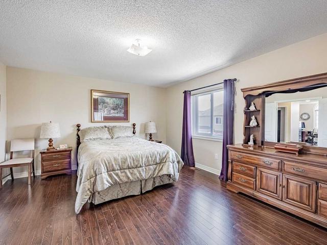 16 Sir Michael Pl, House detached with 4 bedrooms, 3 bathrooms and 5 parking in Brampton ON | Image 14
