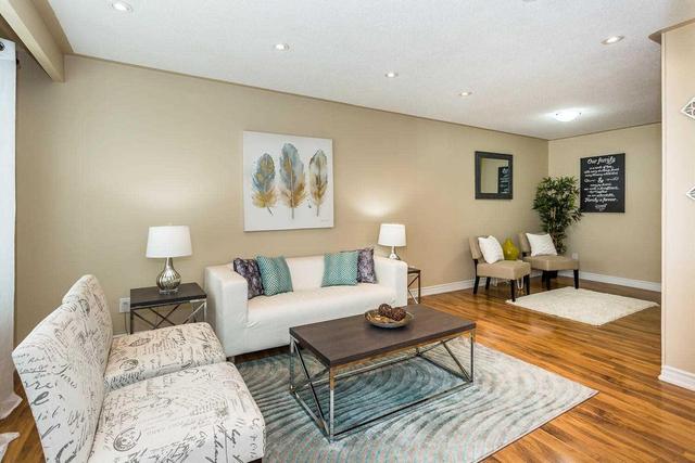 25 Glenmore Cres, House semidetached with 3 bedrooms, 3 bathrooms and 4 parking in Brampton ON | Image 4