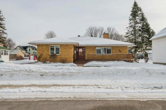 11 James Street, House detached with 3 bedrooms, 2 bathrooms and 4 parking in Smiths Falls ON | Image 1