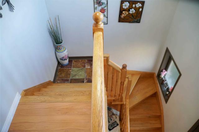 41 Amboise Cres, House detached with 3 bedrooms, 4 bathrooms and 6 parking in Brampton ON | Image 5