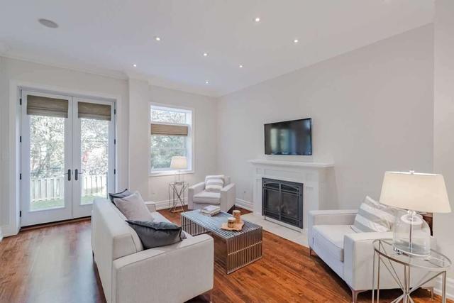 12 Reid Manr, House detached with 4 bedrooms, 4 bathrooms and 3 parking in Toronto ON | Image 3