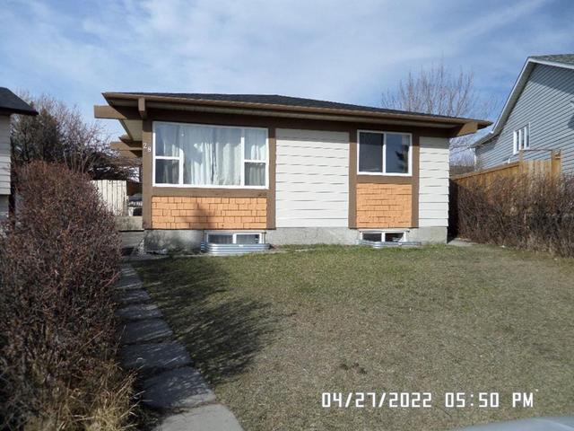 28 Falworth Bay Ne, House detached with 5 bedrooms, 2 bathrooms and 2 parking in Calgary AB | Card Image