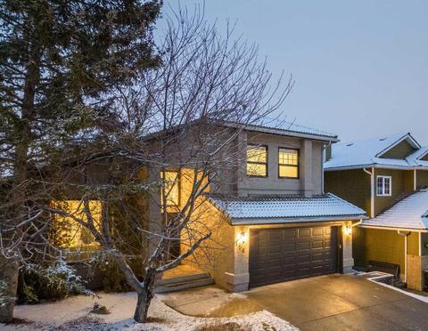 118 Sienna Hills Drive Sw, House detached with 4 bedrooms, 3 bathrooms and 4 parking in Calgary AB | Card Image