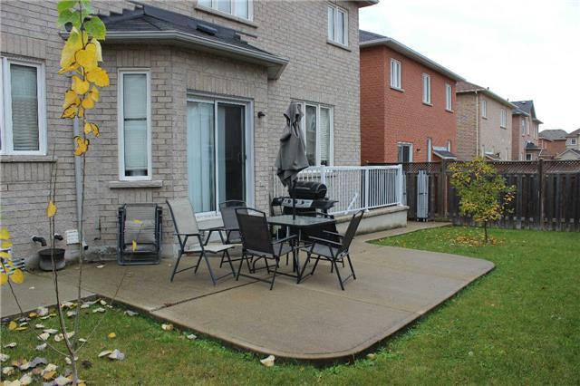 8 Gallpoint Cres, House detached with 4 bedrooms, 4 bathrooms and 4 parking in Brampton ON | Image 18