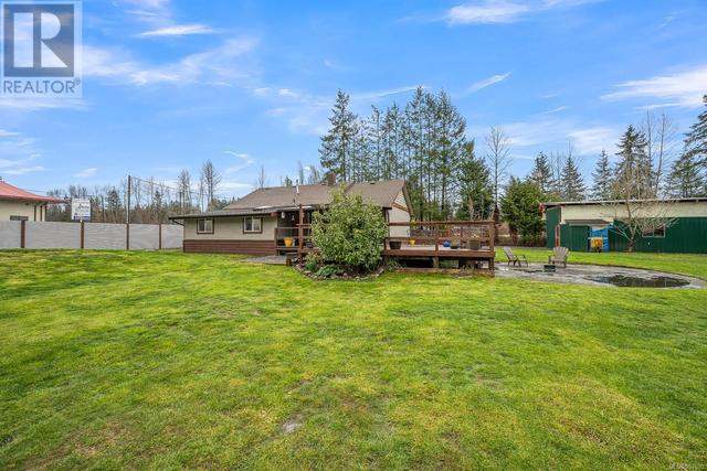 5733 Island Hwy N, House detached with 3 bedrooms, 1 bathrooms and 4 parking in Comox Valley B (Lazo North) BC | Image 40