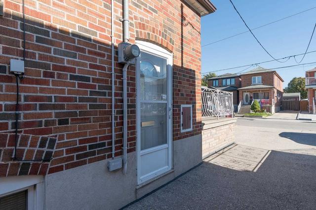 58 Kane Ave, House detached with 2 bedrooms, 2 bathrooms and 3 parking in Toronto ON | Image 22