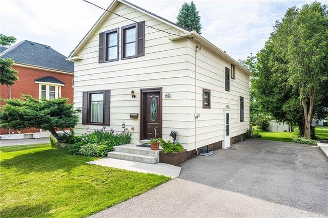 60 Beverly Street W, House detached with 3 bedrooms, 1 bathrooms and 4 parking in Brant ON | Image 3