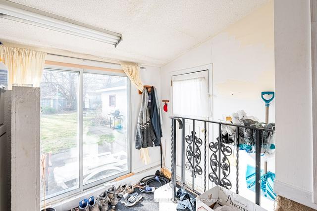 420 Welland Ave, House detached with 2 bedrooms, 1 bathrooms and 4 parking in St. Catharines ON | Image 7