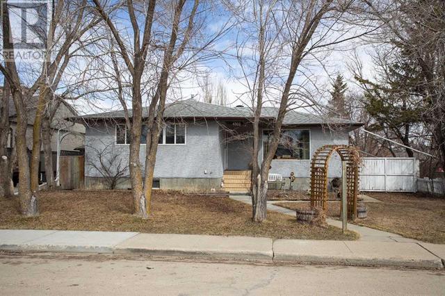 4302 Grandview Boulevard, House detached with 5 bedrooms, 2 bathrooms and 4 parking in Red Deer AB | Image 2