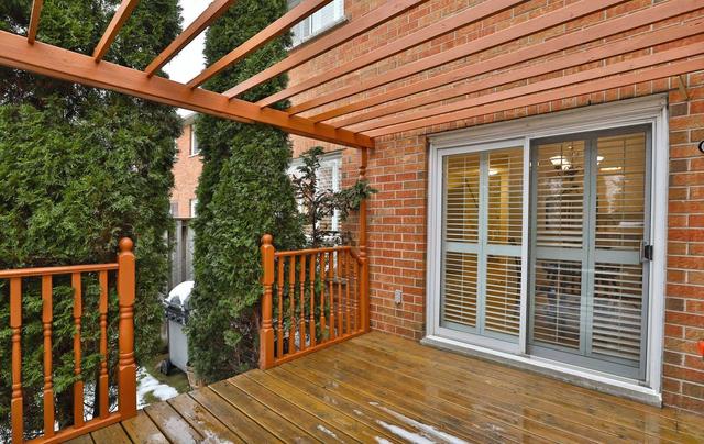 423 Ravineview Way, House attached with 3 bedrooms, 2 bathrooms and 3 parking in Oakville ON | Image 19