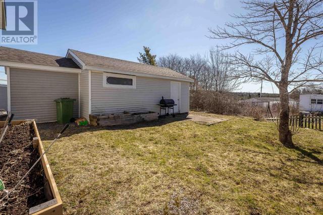 10 Hillside Drive, Home with 3 bedrooms, 1 bathrooms and null parking in Halifax NS | Image 30