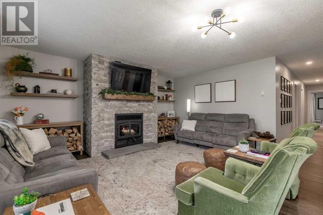 2008 14 Avenue, House detached with 6 bedrooms, 3 bathrooms and 3 parking in Coaldale AB | Image 5