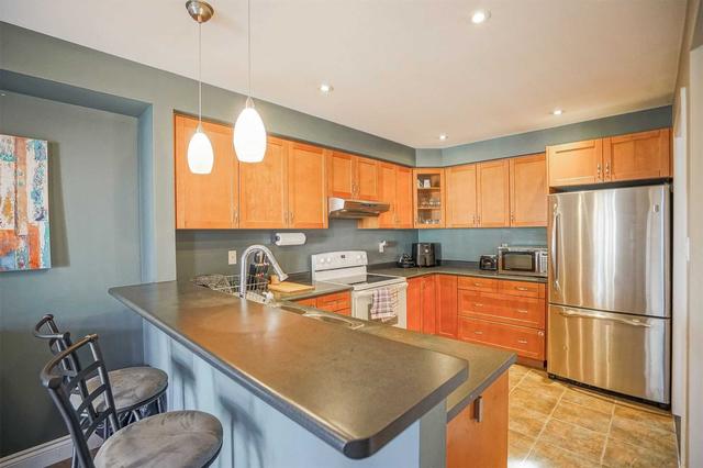 906 Isaac Phillips Way, House semidetached with 3 bedrooms, 3 bathrooms and 3 parking in Newmarket ON | Image 2