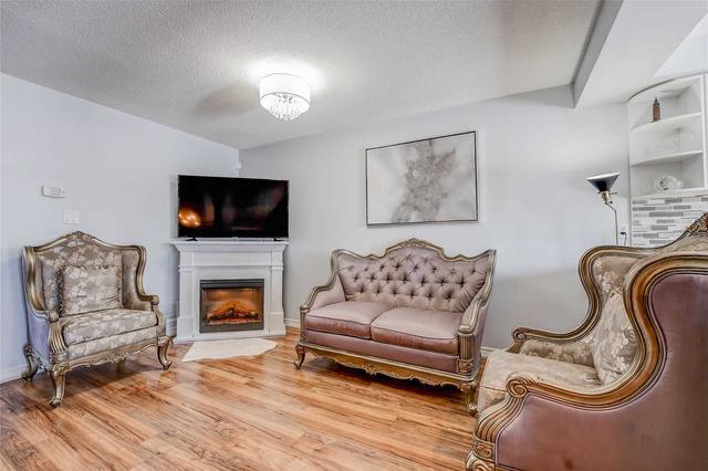 3924 Beechnut Row, House semidetached with 3 bedrooms, 4 bathrooms and 2 parking in Mississauga ON | Image 3