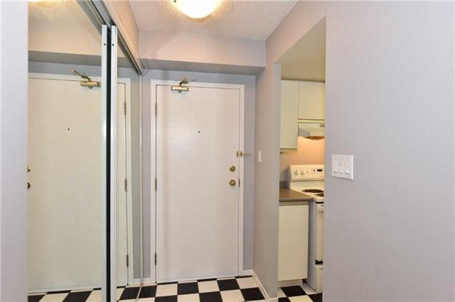 404 - 1470 Midland Ave, Condo with 2 bedrooms, 2 bathrooms and 1 parking in Toronto ON | Image 4