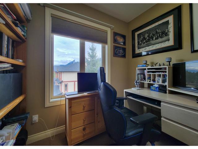 15 - 4878 Ridge Road, House attached with 3 bedrooms, 4 bathrooms and 1 parking in Radium Hot Springs BC | Image 45